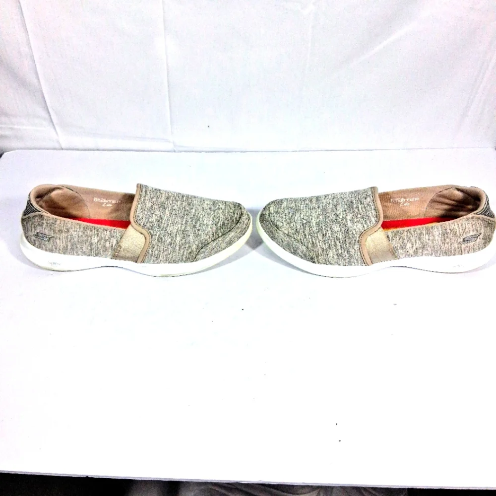 Skechers Women's Casual GogaMax Go Step Lite Walking Shoes Size 9.5